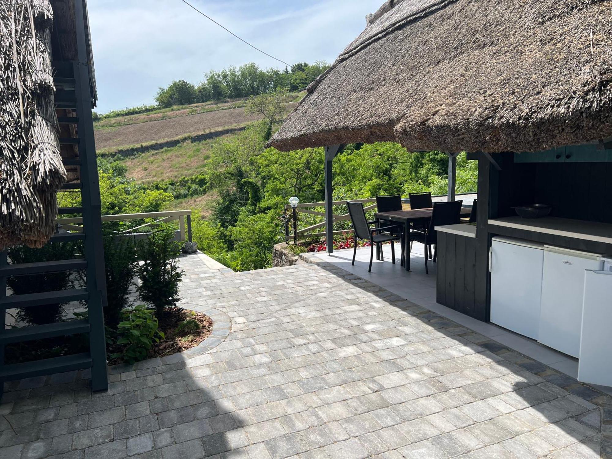 Panorama Apartmanhaz Badacsonytomaj